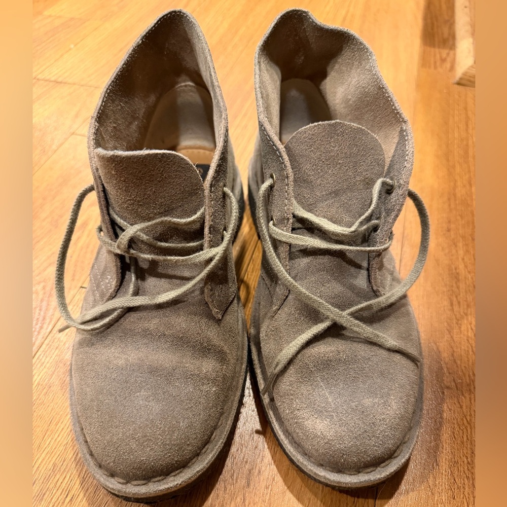 Clarks Original Desert Chukka Taupe Lace-Up Suede Boots